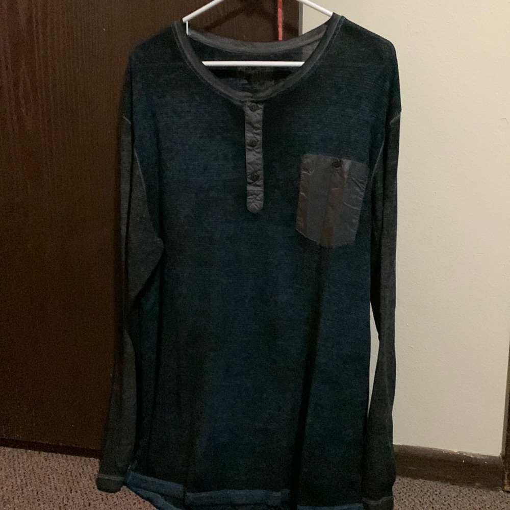 Buckle long sleeve shirt size XL
